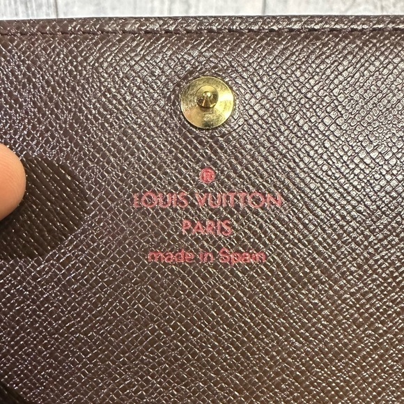 LOUIS VUITTON zip medium wallet in damier ebene - Picture 14 of 17